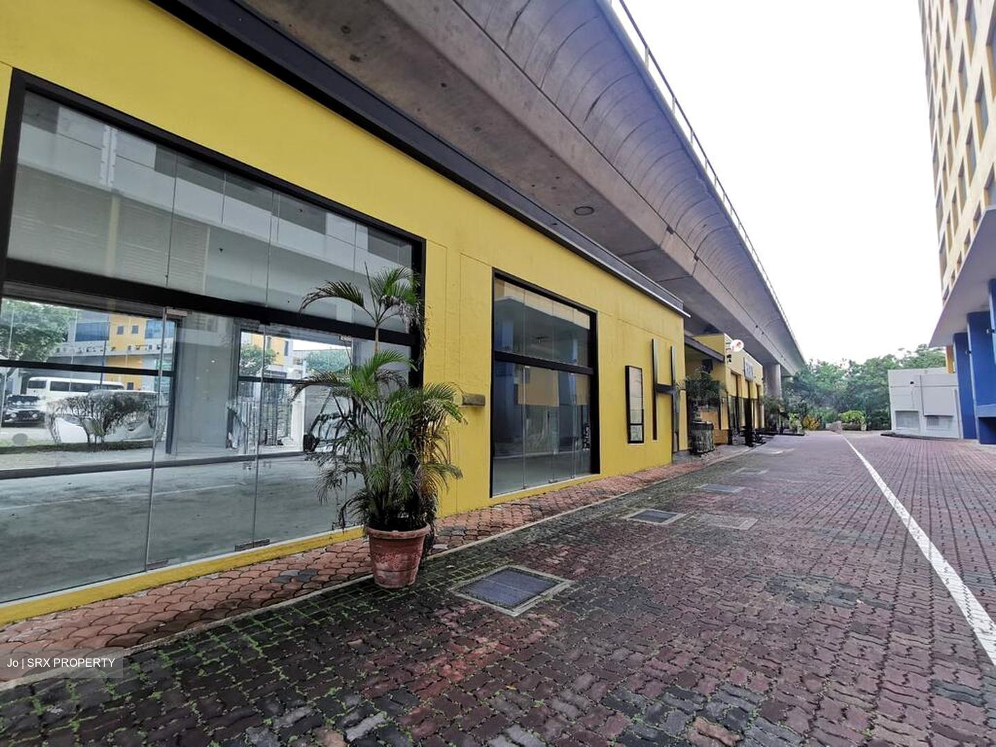 Tradehub 21 (D22), Retail #503379241